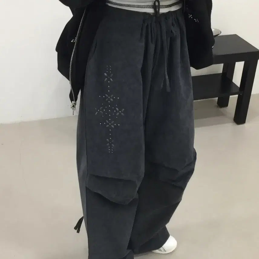 [BUNJANG] Studded Washed Wide Pants / <새상품> 스터드 워싱 와이드팬츠