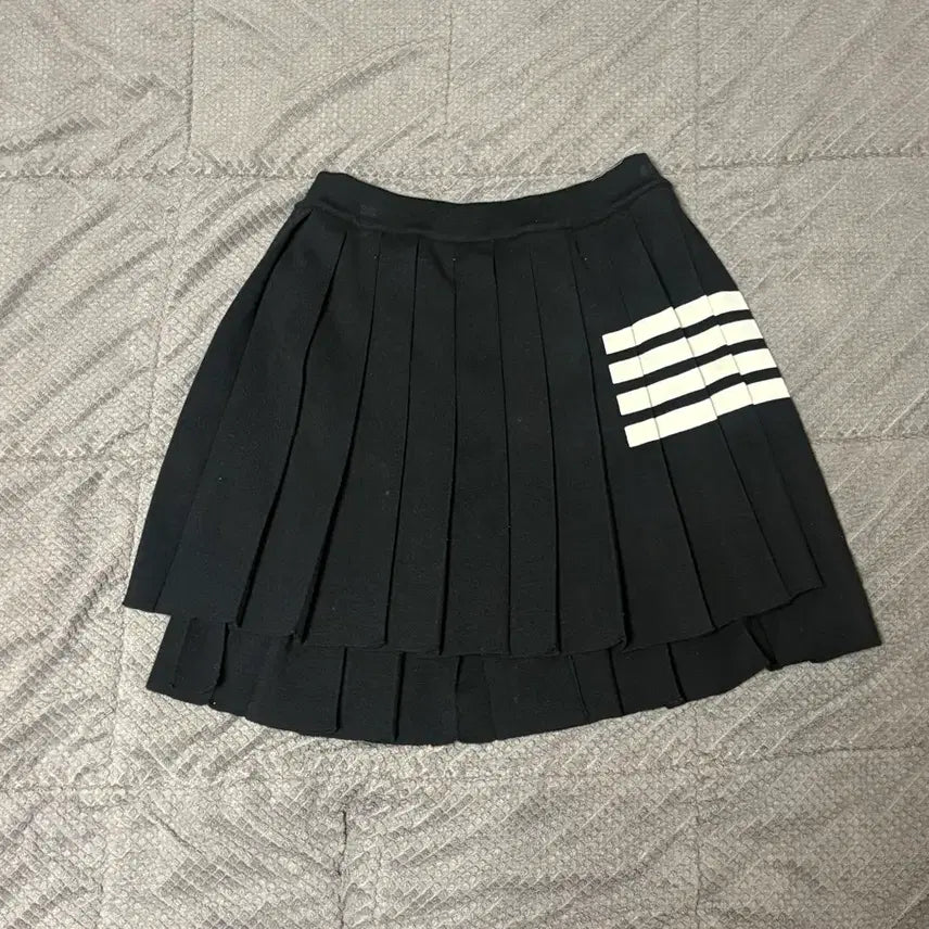 [BUNJANG] Thom Browne Diagonal Stripe Pleated Skirt Size 36 / 톰브라운 사선완장 플리츠 스커트 36사이즈