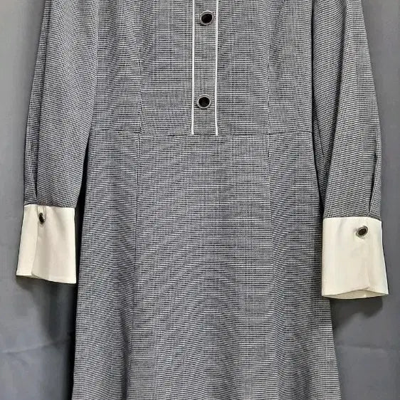 [BUNJANG] Jigott Check Pattern Collar Color Block Dress / 지고트 체크 패턴 카라 배색 원피스