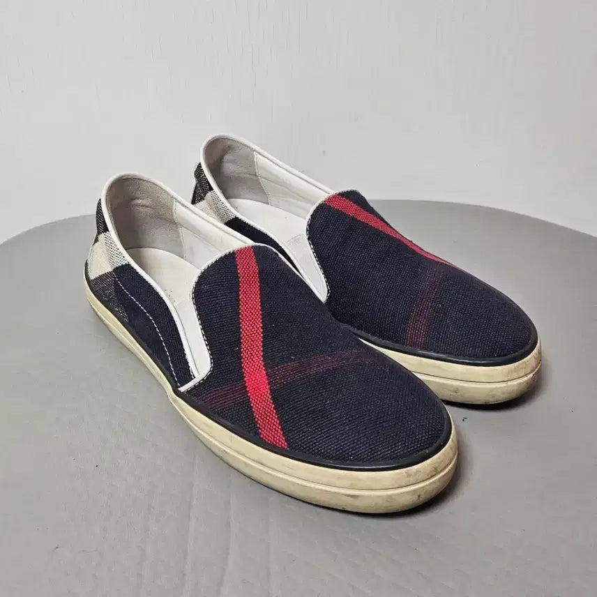 [BUNJANG] Burberry Check Pattern Slip-Ons Size 37 (240) / 버버리 체크 패턴이 돋보이는 슬립온 37사이즈(240)
