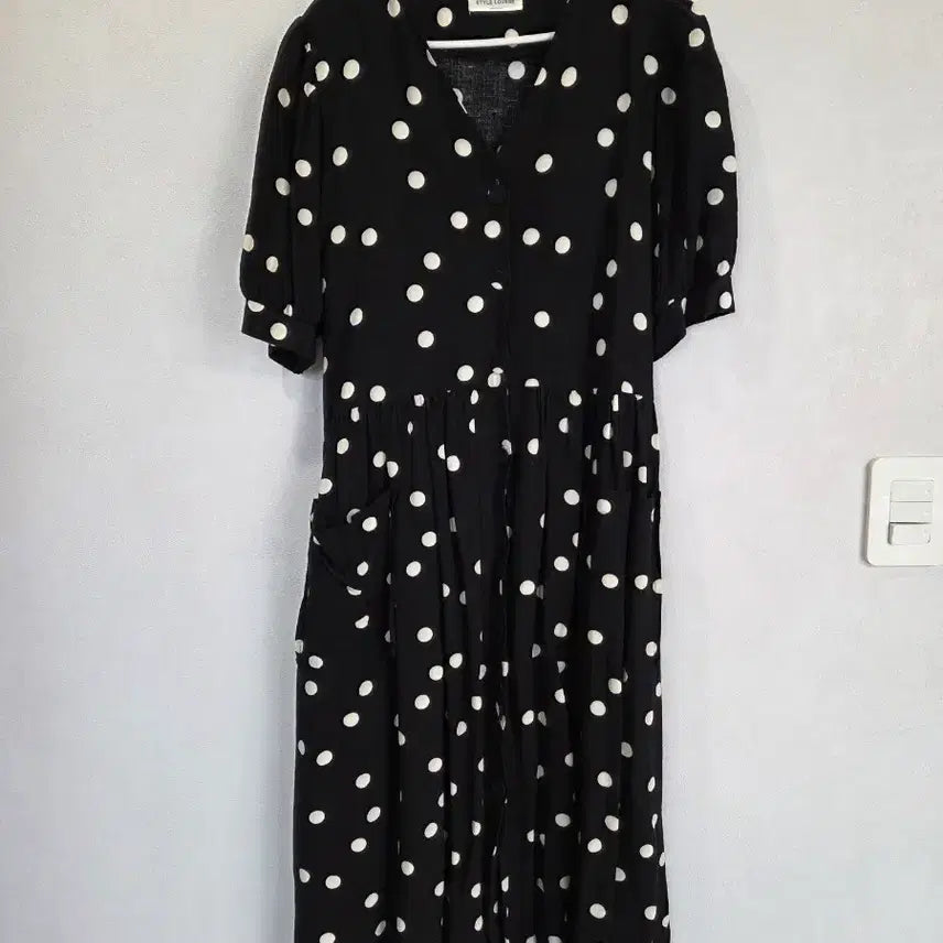 [BUNJANG] Black Polka Dot Midi Dress with Puff Sleeves / 도트 원피스