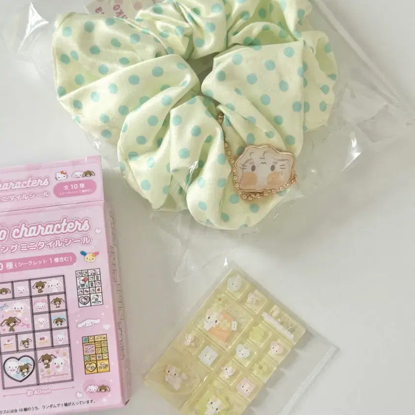 [BUNJANG] Sanrio Marshmallow Mini Tiles & Scrunchie Set / 산리오 마슈마로 미니타일 + 머리끈 슈슈
