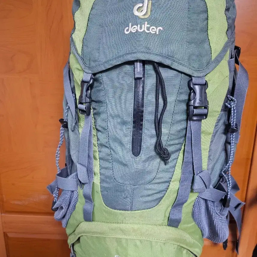 [BUNJANG] Deuter Futura 32 Hiking Backpack Green / 도이터 Futura 32 등산 배낭 그린