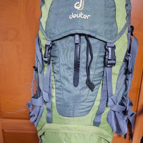 [BUNJANG] Deuter Futura 32 Hiking Backpack Green / 도이터 Futura 32 등산 배낭 그린