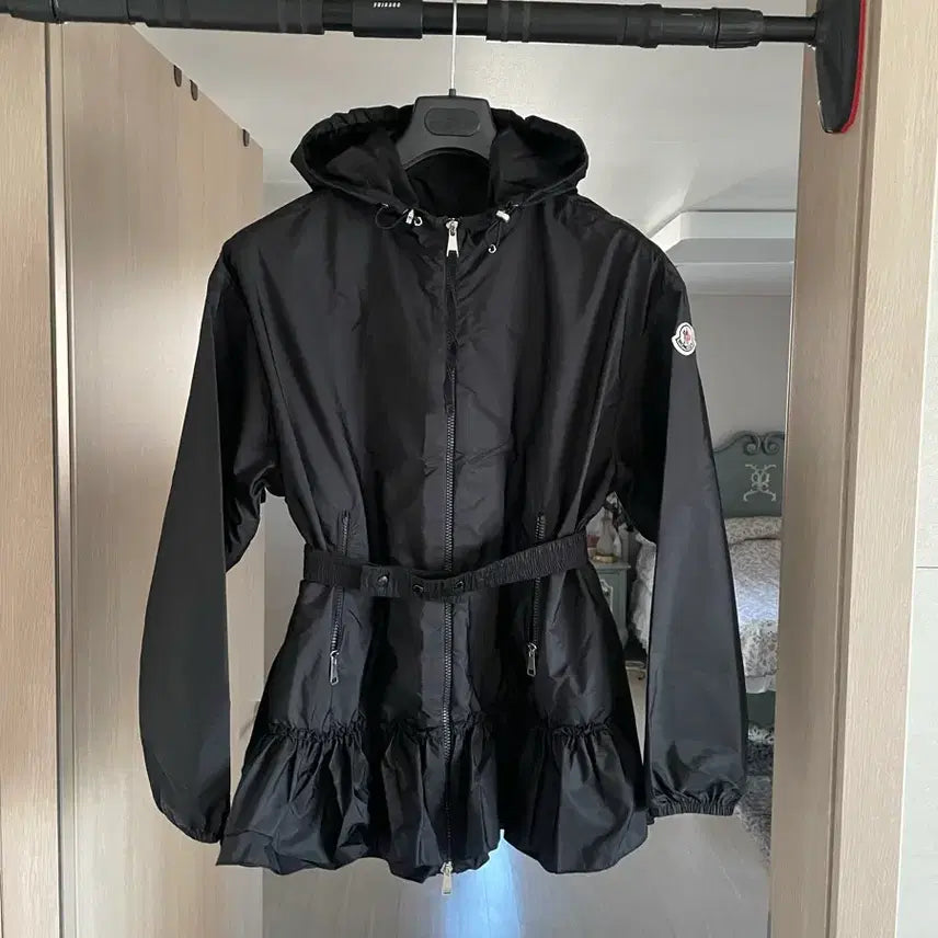 [BUNJANG] Moncler Black Hooded Windbreaker Jacket Size 2 / 몽클레어 블랙후드 사르셀바람막이자켓 2사이즈