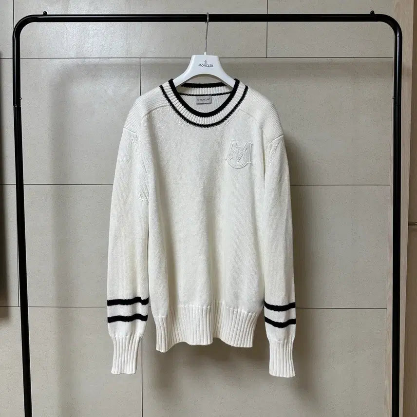 [BUNJANG] Moncler Crewneck Knit Sweater M / 몽클레어 크루넥 니트 M