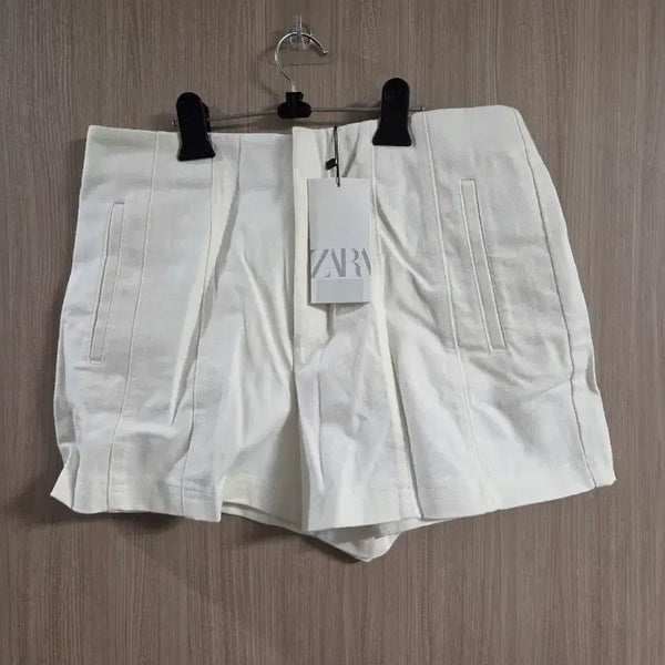 [BUNJANG] ZARA White Pintuck Shorts L Size / 자라 ZARA 화이트 반바지