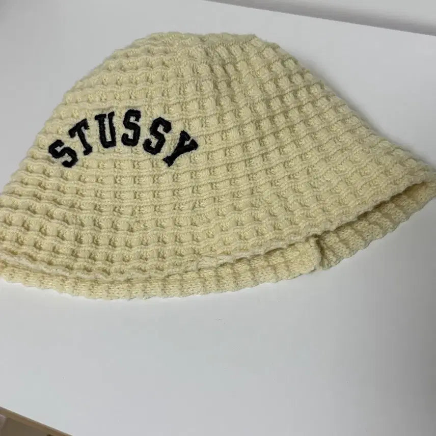 [BUNJANG] Stussy Knit Bucket Hat Ivory / 스투시 니트 버킷햇 비니 아이보리 57