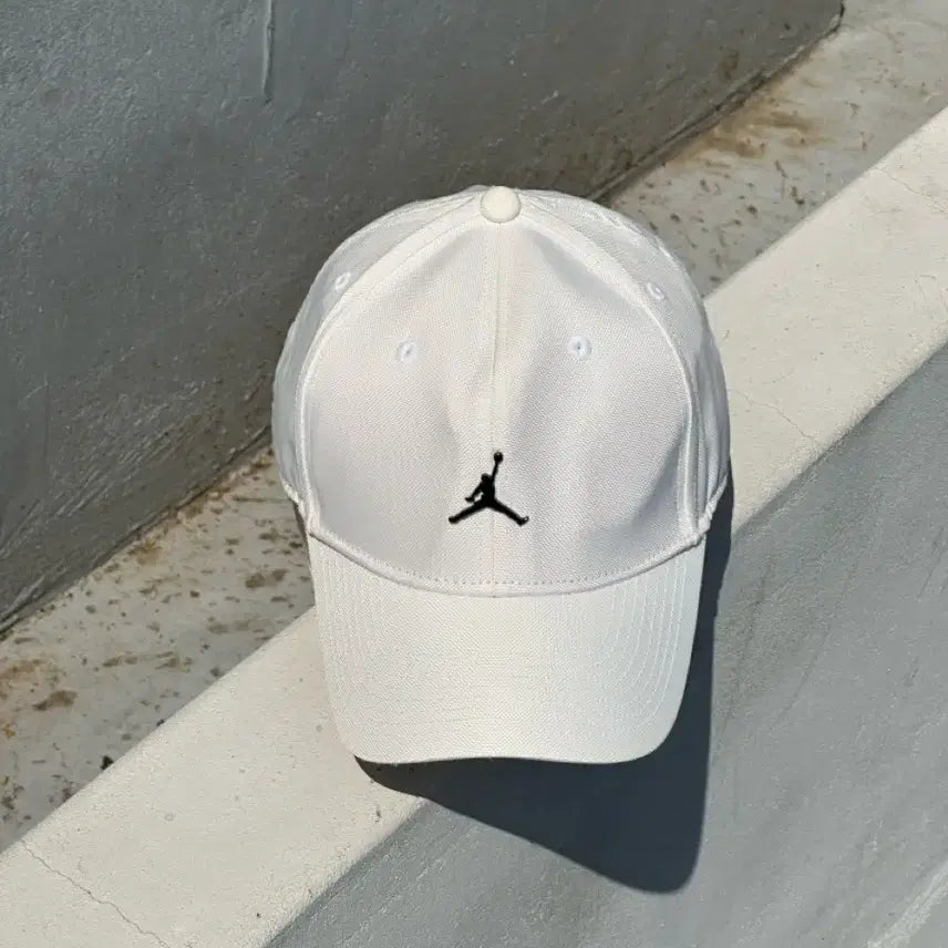 [BUNJANG] Nike Jordan White Ball Cap Hat / [M-L] 나이키 조던 화이트 볼캡 모자