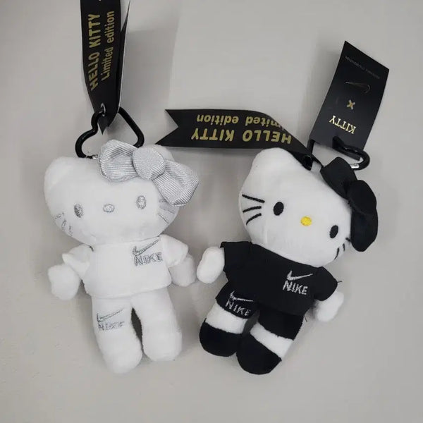 [BUNJANG] Hello Kitty Nike Apparel Doll Keyring Set (2 pcs) / 헬로키티 나이키 옷 인형 키링 2개 세트