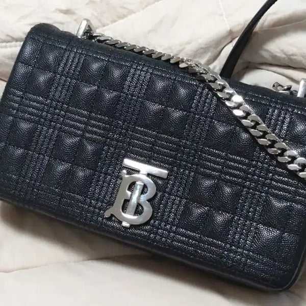 [BUNJANG] Burberry Lola Bag Small Quilted Black Silver Hardware / 버버리 롤라백 스몰 퀼팅 블랙 은장