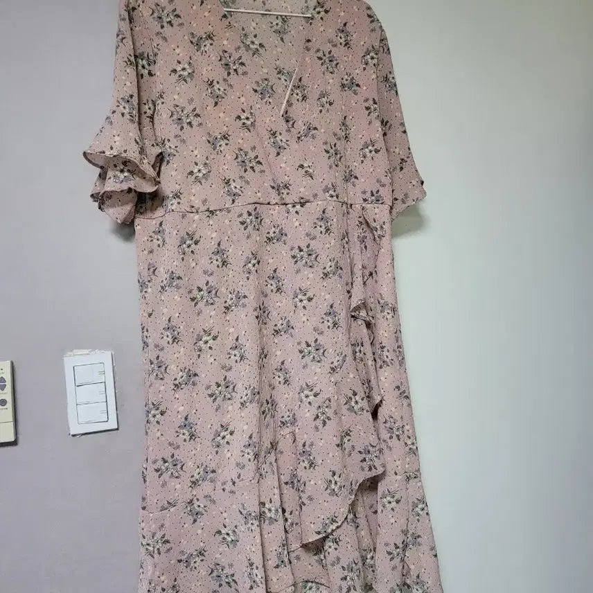 [BUNJANG] V-Neck Floral Chiffon Dress with Ruffle Sleeves / V넥  꽃 원피스 프릴 소매 꽃 쉬폰 원피스
