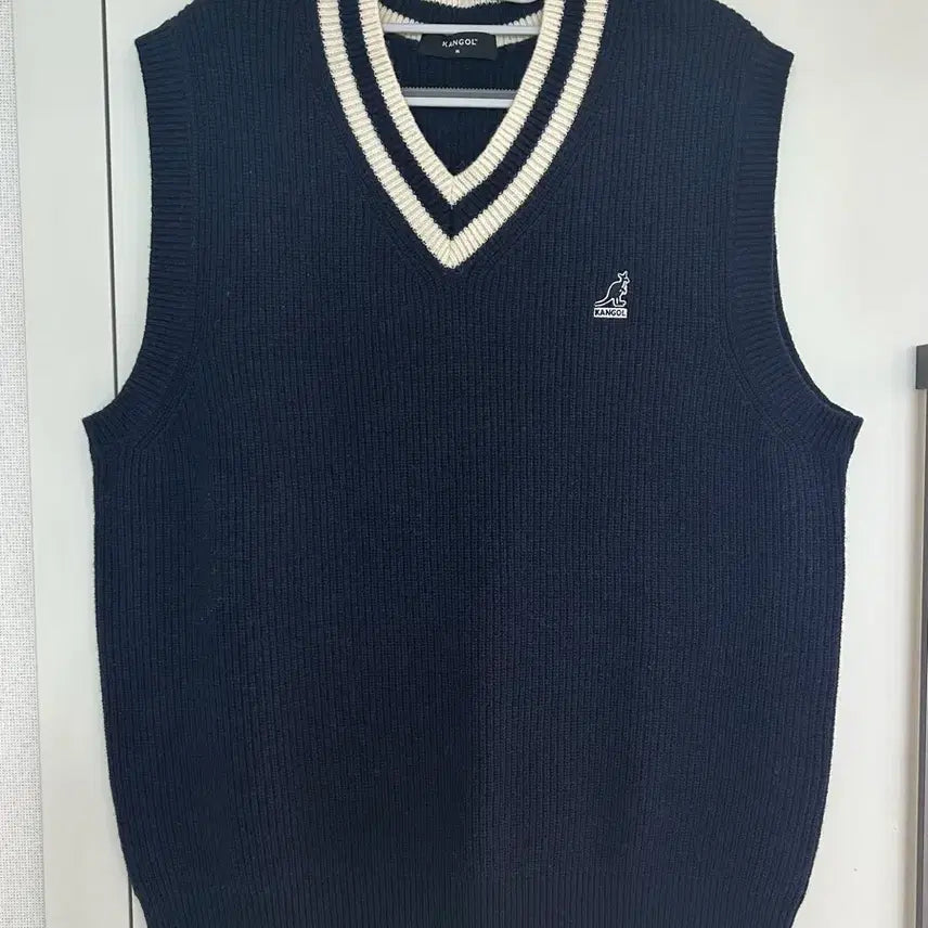 [BUNJANG] Kangol Preppy Basic Vest Navy M / 캉골 프레피 베스트 네이비 Msize 브이넥 배색 남녀공용