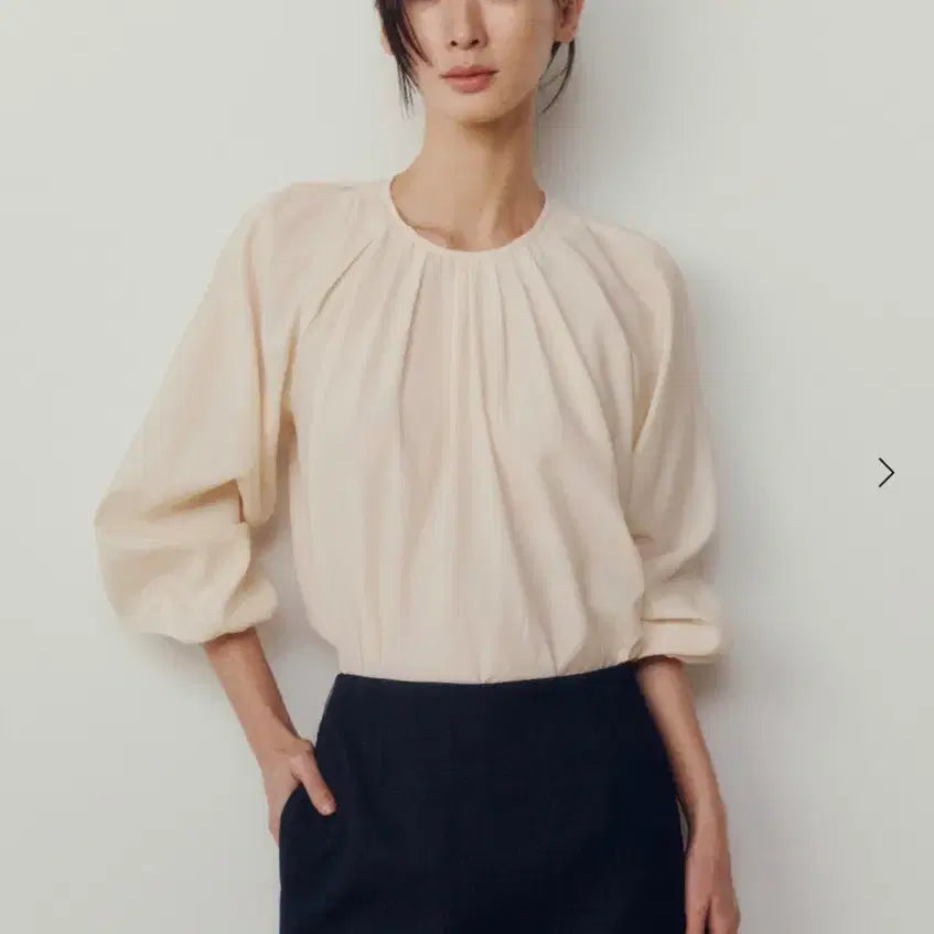 [BUNJANG] SIE Heize Pintuck Blouse Apricot / sie 시에 헤이즈 핀턱 블라우스 애프리콧 새상품