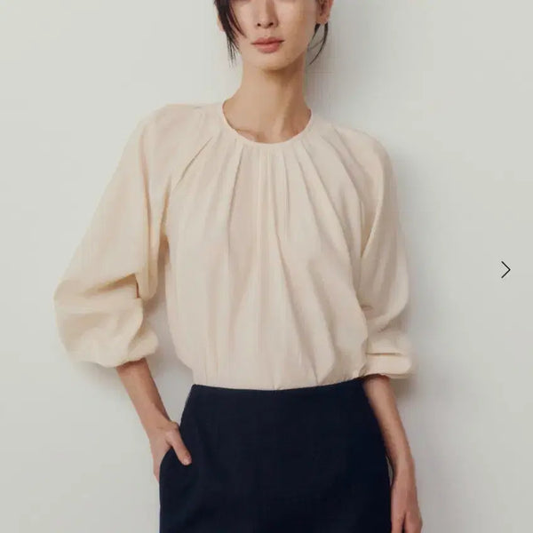 [BUNJANG] SIE Heize Pintuck Blouse Apricot / sie 시에 헤이즈 핀턱 블라우스 애프리콧 새상품
