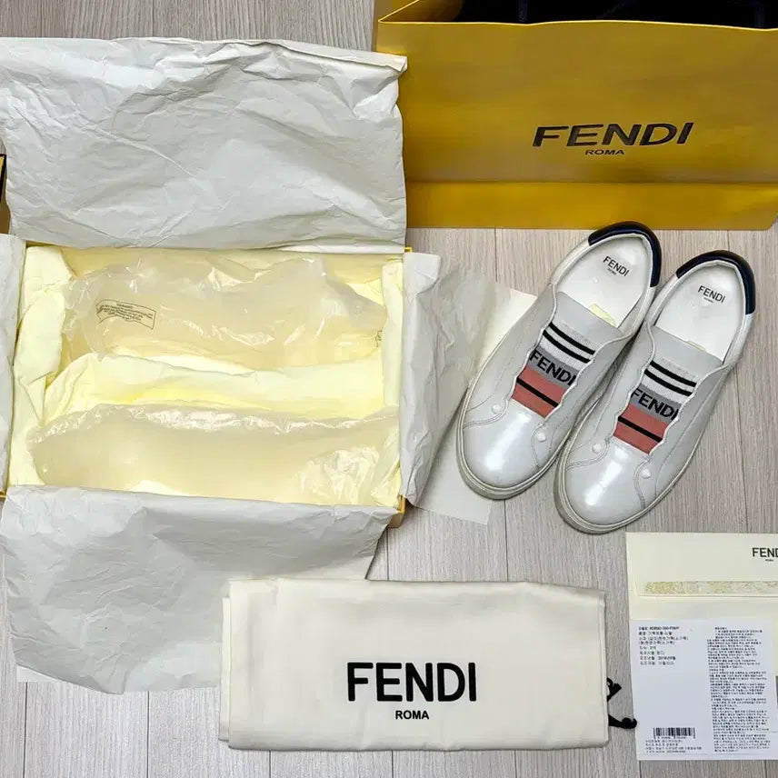 [BUNJANG] Fendi White Sneakers (Size 36) Full Set / (정품) 펜디 화이트 스니커즈 36 풀세트