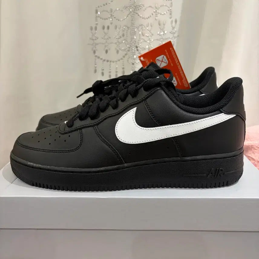 [BUNJANG] Nike Air Force 1 Low '07 Black White Logo Sneakers / 나이키 에어포스 블랙 화이트로고 270 280