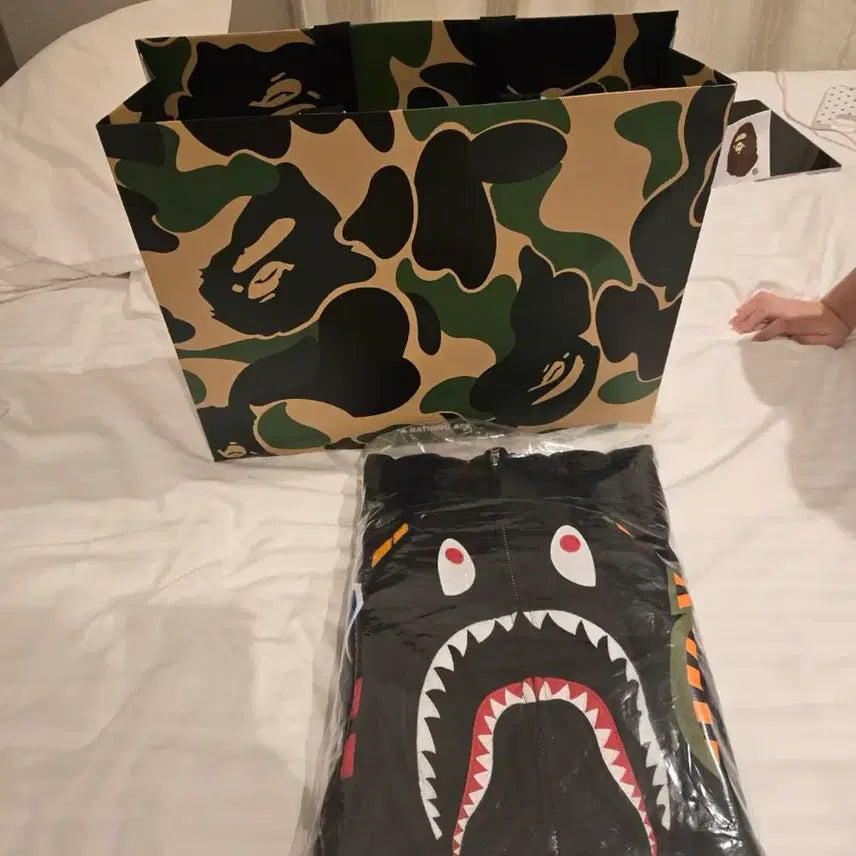 [BUNJANG] BAPE Shark Full Zip Hoodie Black / 베이프 샤크 풀 후드집업 블랙