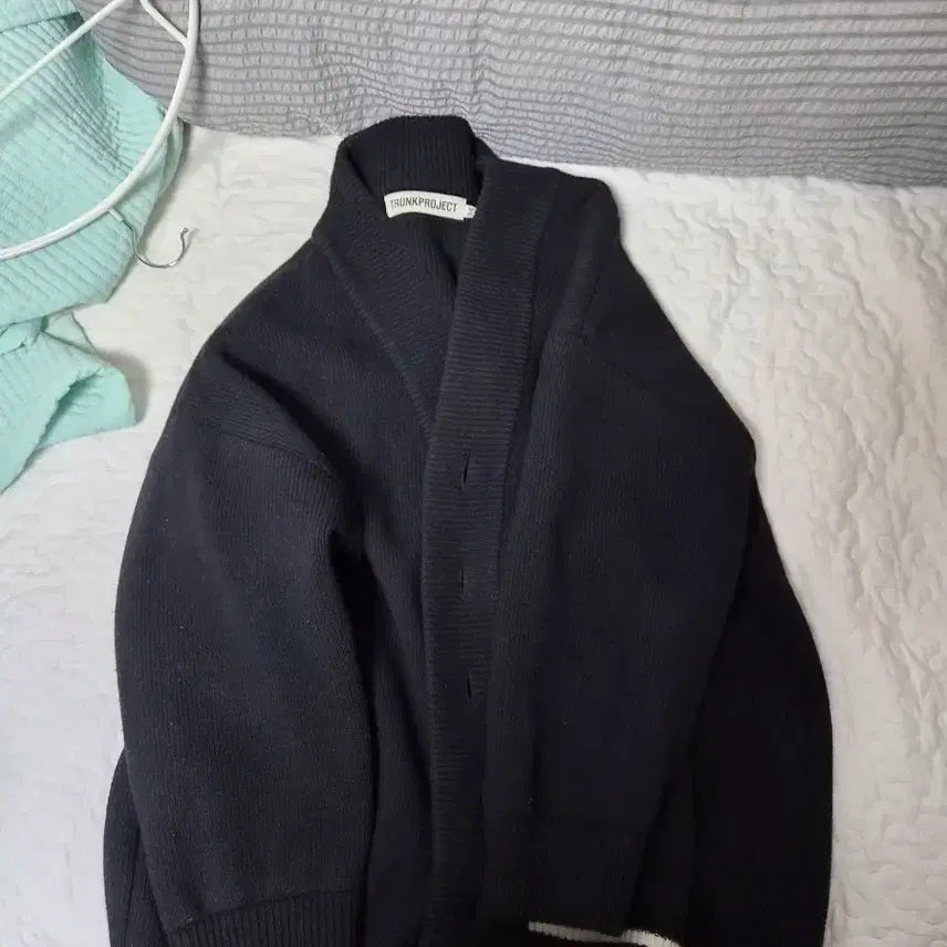 [BUNJANG] Trunk Project Black Striped Knit Cardigan / 트렁크프로젝트 블랙 가디건 니트