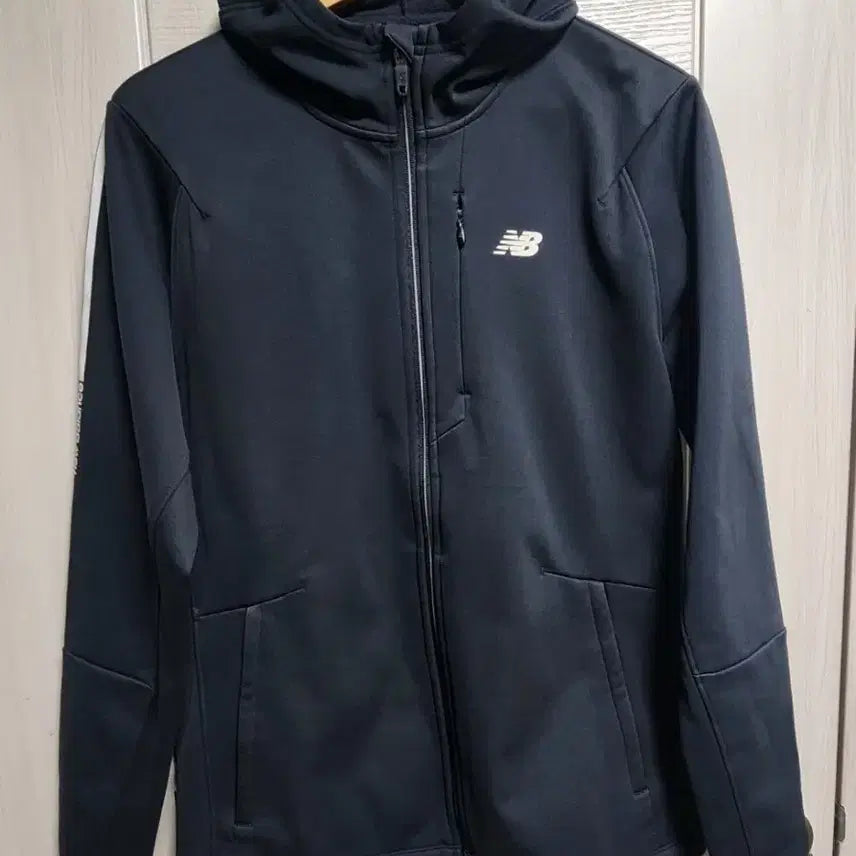 [BUNJANG] New Balance Women's Black Hoodie Zip-up Size 90 / 여성 뉴발란스 블랙 후드 집업 90