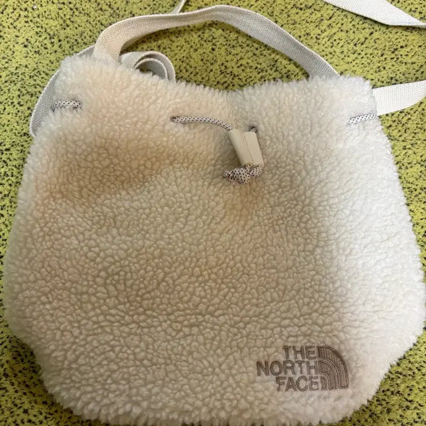 [BUNJANG] The North Face Fleece Shoulder Bag - Ivory / 노스페이스 뽀글이 숄더백 아이보리