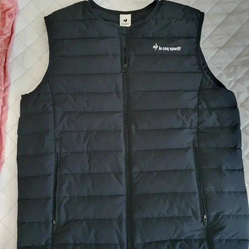 [BUNJANG] Le Coq Sportif Lightweight Zip-Up Padded Vest Black 95 / 르꼬끄 경량 집업 패딩조끼 블랙 95