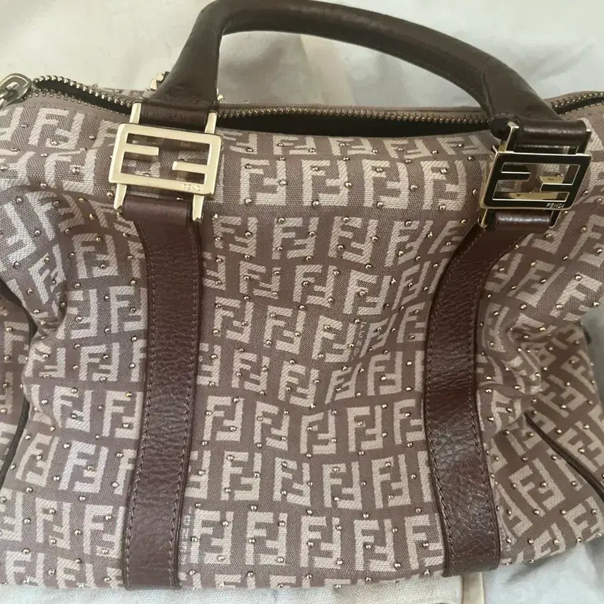 [BUNJANG] Fendi Studded Tote Bag / 펜디 스터드 토트백
