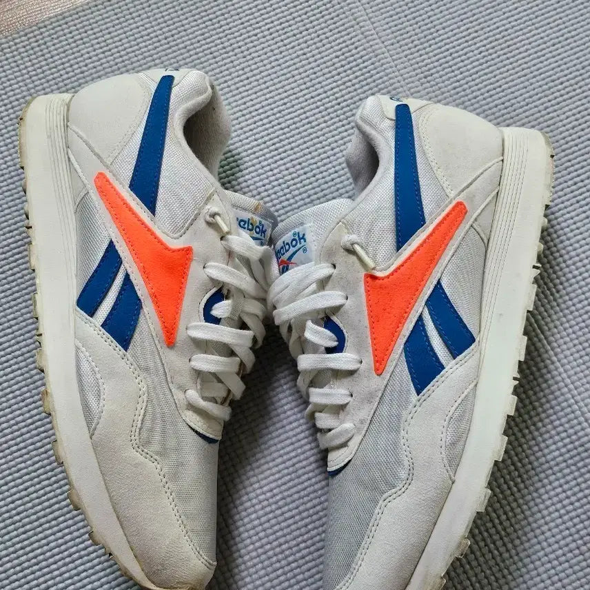 [BUNJANG] Reebok Classic Sneakers / 리복 클래식 스니커즈 운동화(무배)