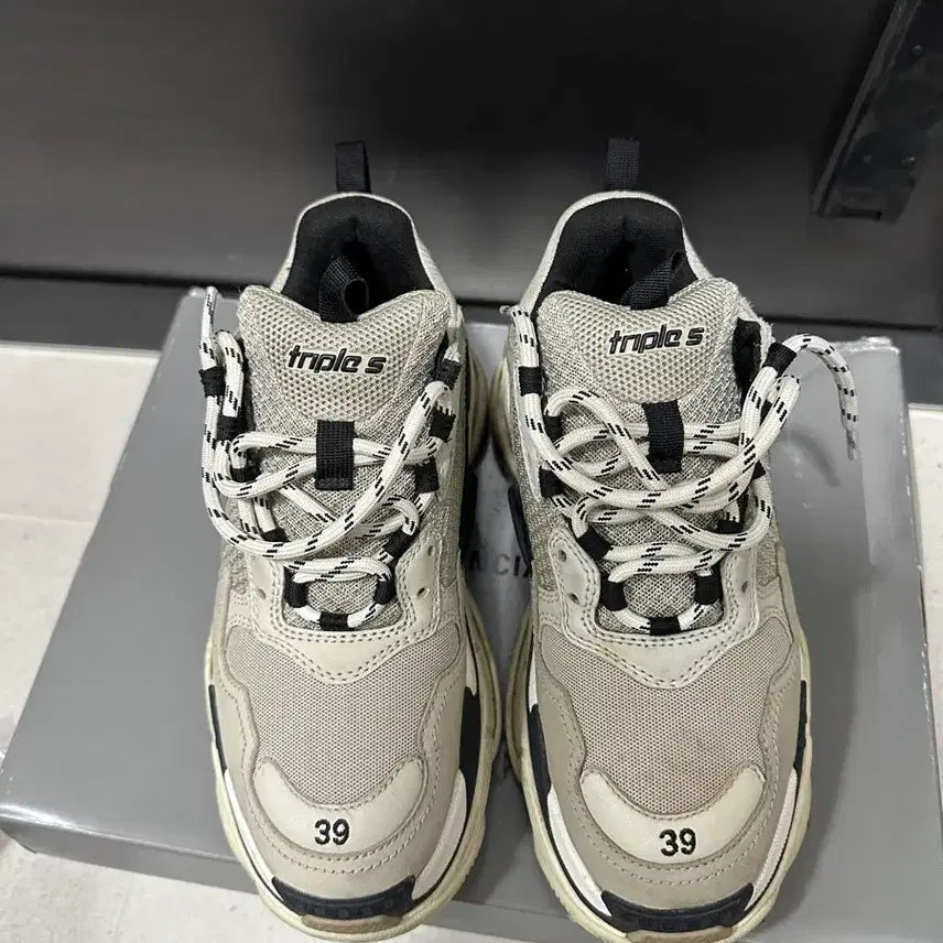[BUNJANG] Balenciaga Triple S Sneakers / 발렌시아가 트리플S 스니커즈 39