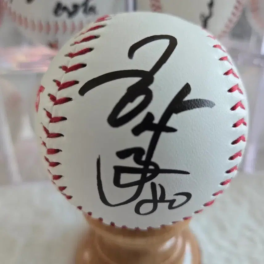 [BUNJANG] Haitai Tigers Han Dae-hwa Legend Signed Baseball / 해태타이거즈   한대화  레전드  싸인볼