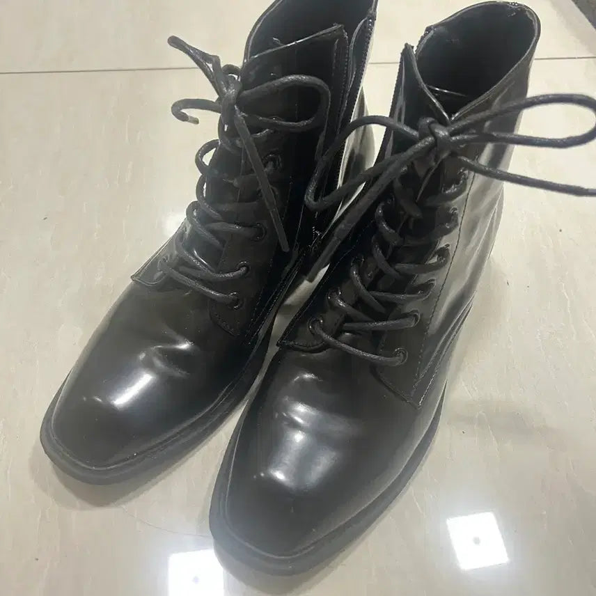 [BUNJANG] Black Lace-up Ankle Boots / 블랙 레이스업 앵클 부츠