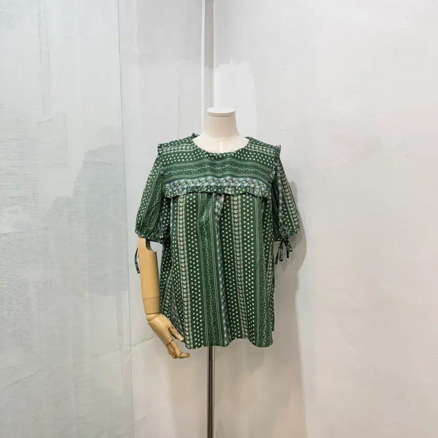 [BUNJANG] BLUREISS Green Oversized Collar Short Sleeve Blouse / BLUREISS 빅카라 초록 반팔블라우스 4490
