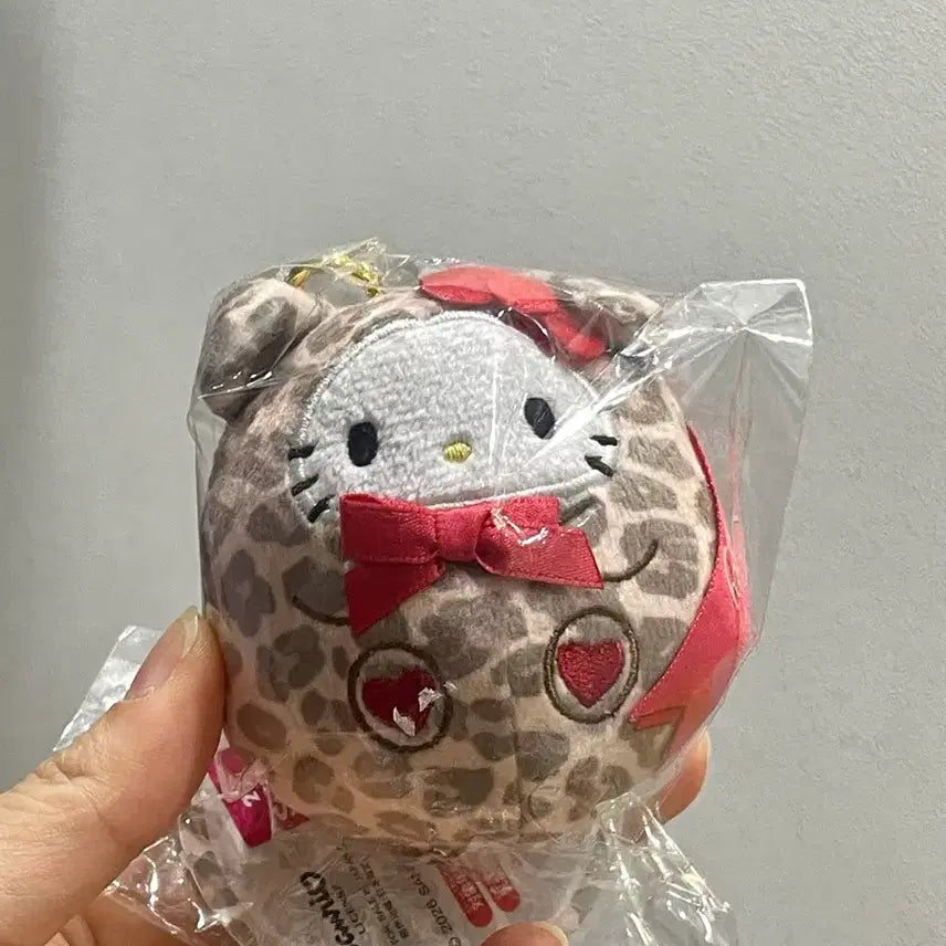 [BUNJANG] Sanrio Hello Kitty Leopard Print Plush Keychain / 산리오 키티 호피 인형 키링