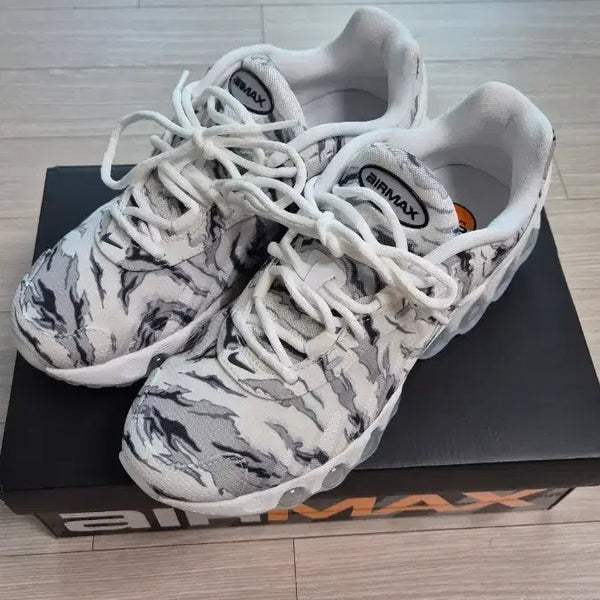 [BUNJANG] Nike DN8 New Arrival Shoes (Size 265) / 260~265 나이키 dn8새상품 팝니다