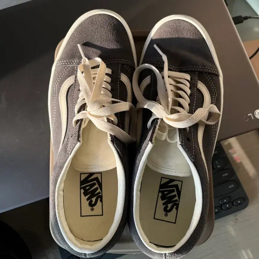 [BUNJANG] Vans Shoes (Size 265) / 반스 265
