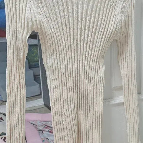 [BUNJANG] Ivory V-Neck Ribbed Knit Long Sleeve Top / 아이보리 V넥 골지 니트 긴팔티