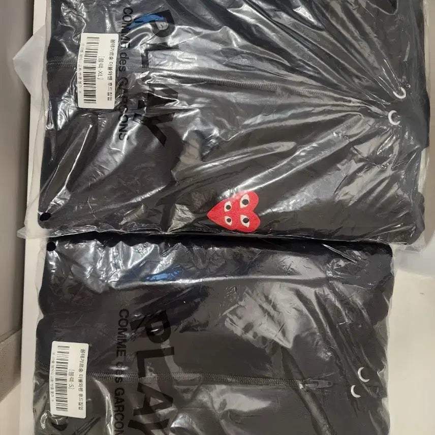 [BUNJANG] Comme des Garçons Black Heart Appliqué Double-Wappen Hooded Zip-Up Jacket / 정품보장개당가격 꼼데가르송 하트와펜 후드집업 블랙 105 xl s 사이즈