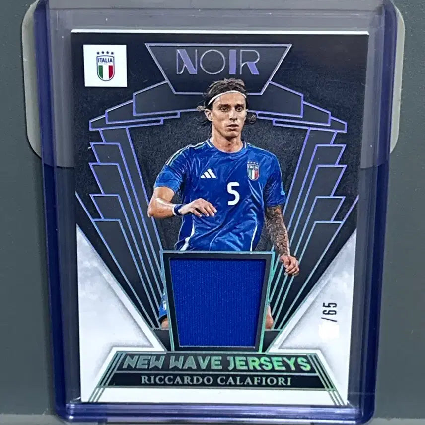 [BUNJANG] Panini Noir Arsenal Nico Calafiori Jersey Patch Card 1/65 / [패치, 65한정] 칼라피오리 아스날 파니니 느와르 축구 저지 카드 판매