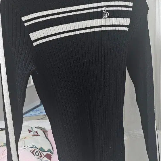 [BUNJANG] Hazzys Black Stripe Knit T-shirt / 헤지스 블랙 스트라이프 니트 티셔츠