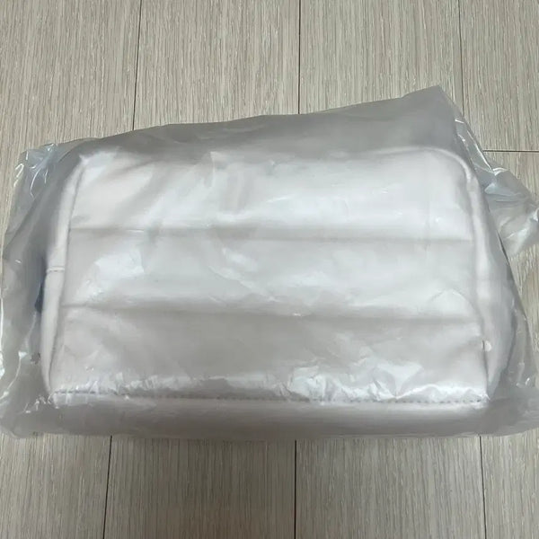 [BUNJANG] NARS 2026 Beige Pouch / 나스 2026 베이지 파우치