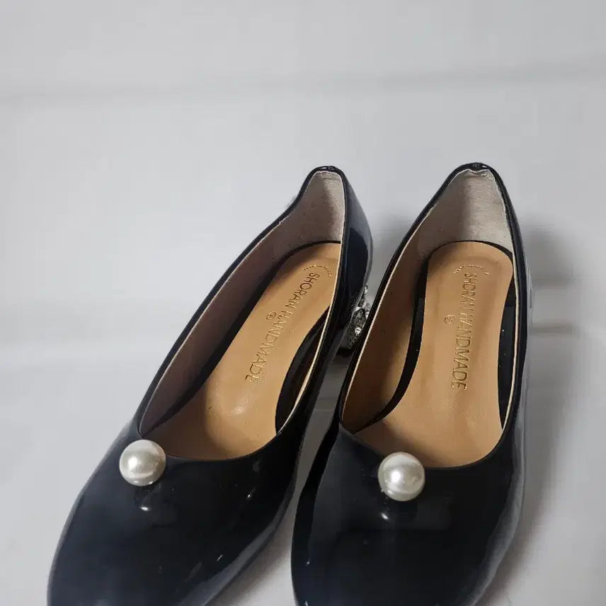[BUNJANG] SHORAN HANDMADE Black Pearl Embellished Heels (Size 240) / SHORAN HANDMADE 블랙 진주 장식 힐 240