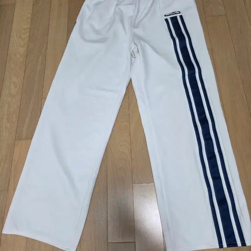 [BUNJANG] Fila Old School Training Pants / 휠라 올드스쿨 트레이닝 팬츠