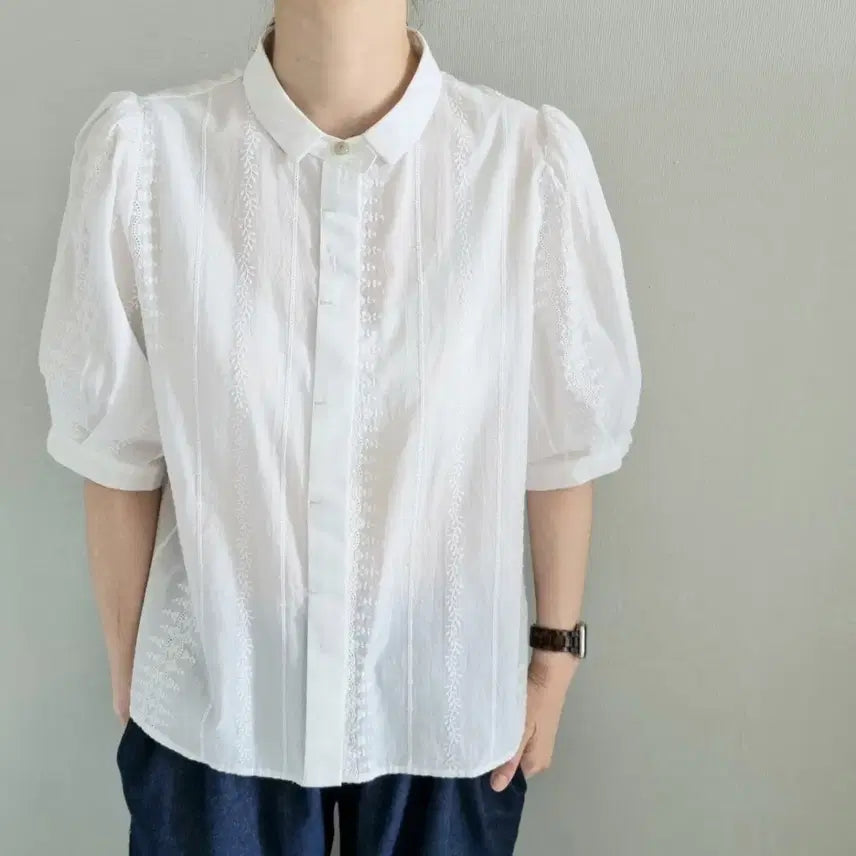 [BUNJANG] Punch Lace Puff Short Sleeve Blouse / 펀칭 레이스 퍼프 반팔 블라우스