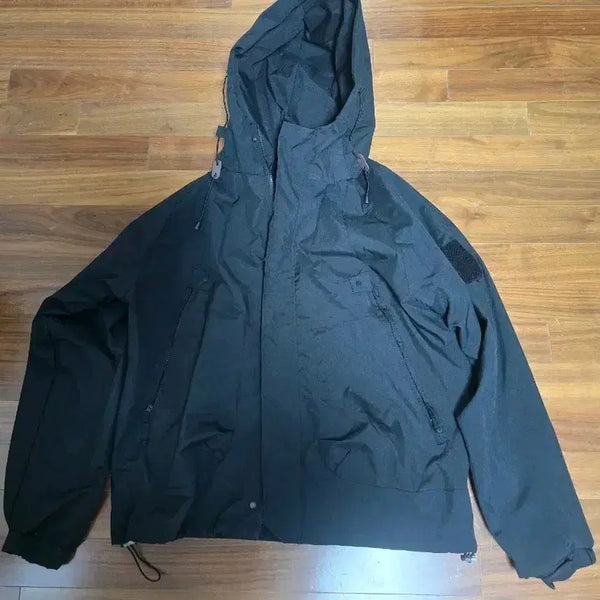 [BUNJANG] Black Hooded Windbreaker Jacket / 후드 바람막이 자켓 블랙