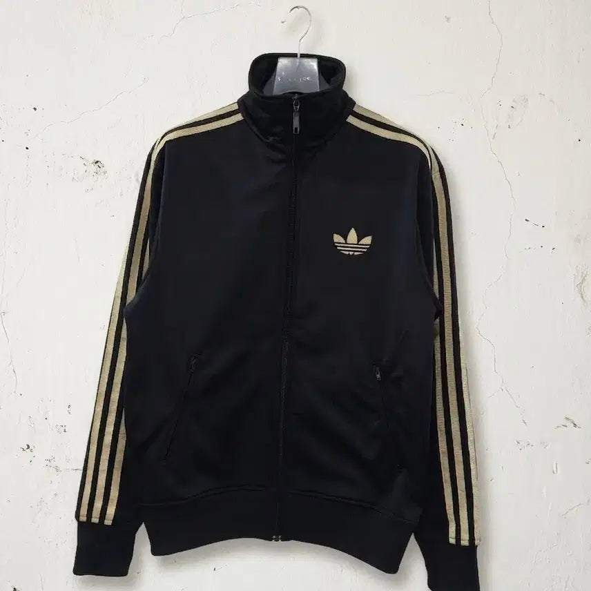 [BUNJANG] Adidas Firebird Track Top Black Gold Size 095 / 아디다스 파이어버드 검골 트랙탑 095