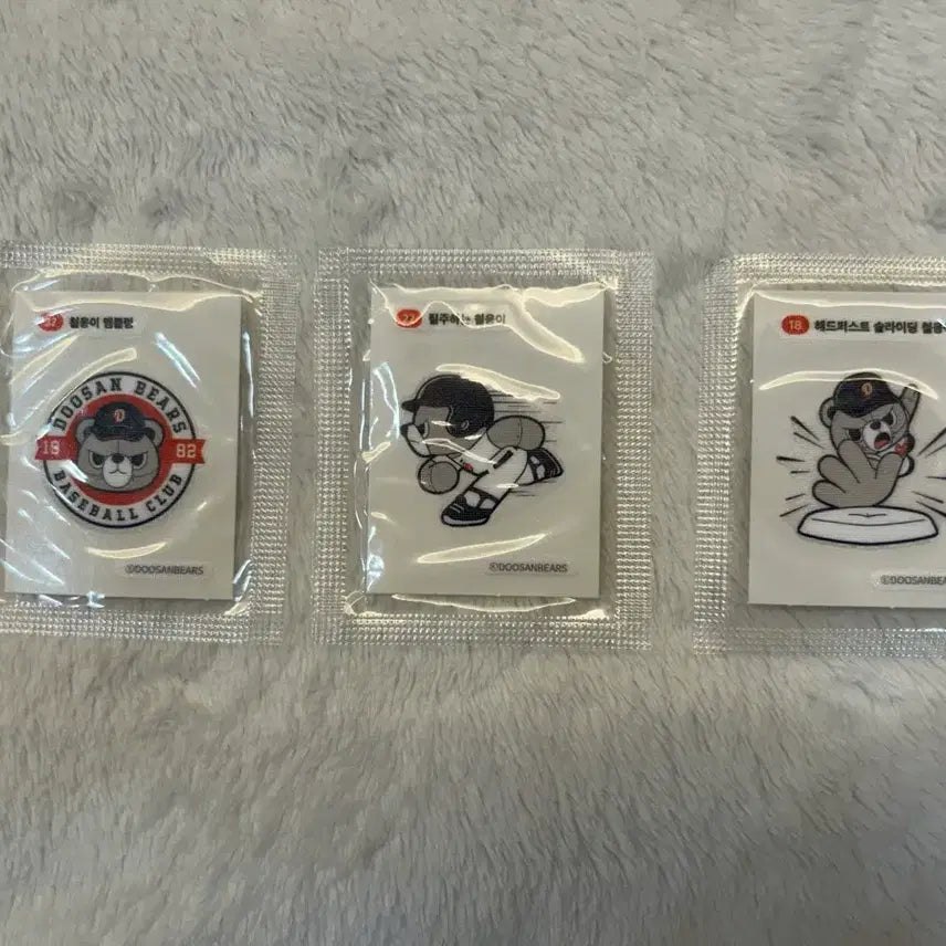 [BUNJANG] Doosan Bears Manggoongy / Che Woong-i Bread Tag Sticker Bundle / 두산베어스 두산 망곰이 철웅이 띠부씰