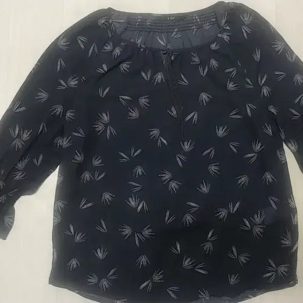 [BUNJANG] Black Pattern Blouse / LIST 블랙 패턴 블라우스55셔츠남방긴팔티반팔티정장면접