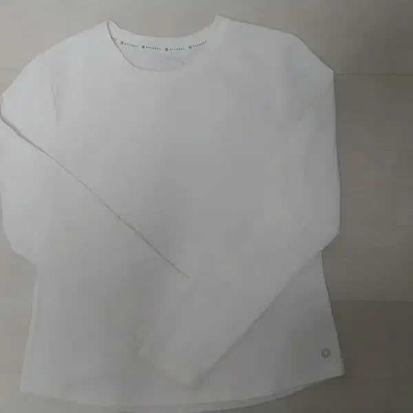 [BUNJANG] TOPTEN White Long-Sleeve Round Neck T-Shirt / 탑텐 흰색 긴팔티 발란스티라운드티히트텍내복나이키아디다스뉴발란스푸마