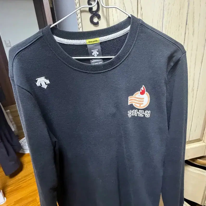 [BUNJANG] Descente Ganghwagun Taekwondo Sweatshirt / 강화군청 태권도 맨투맨