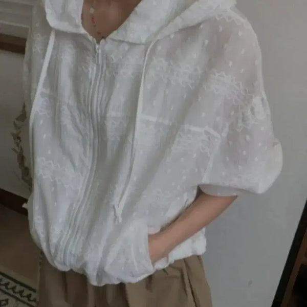 [BUNJANG] Lace Embroidered Cotton Hooded Jumper / 자외선차단 자수후드점퍼 레이스 면점퍼